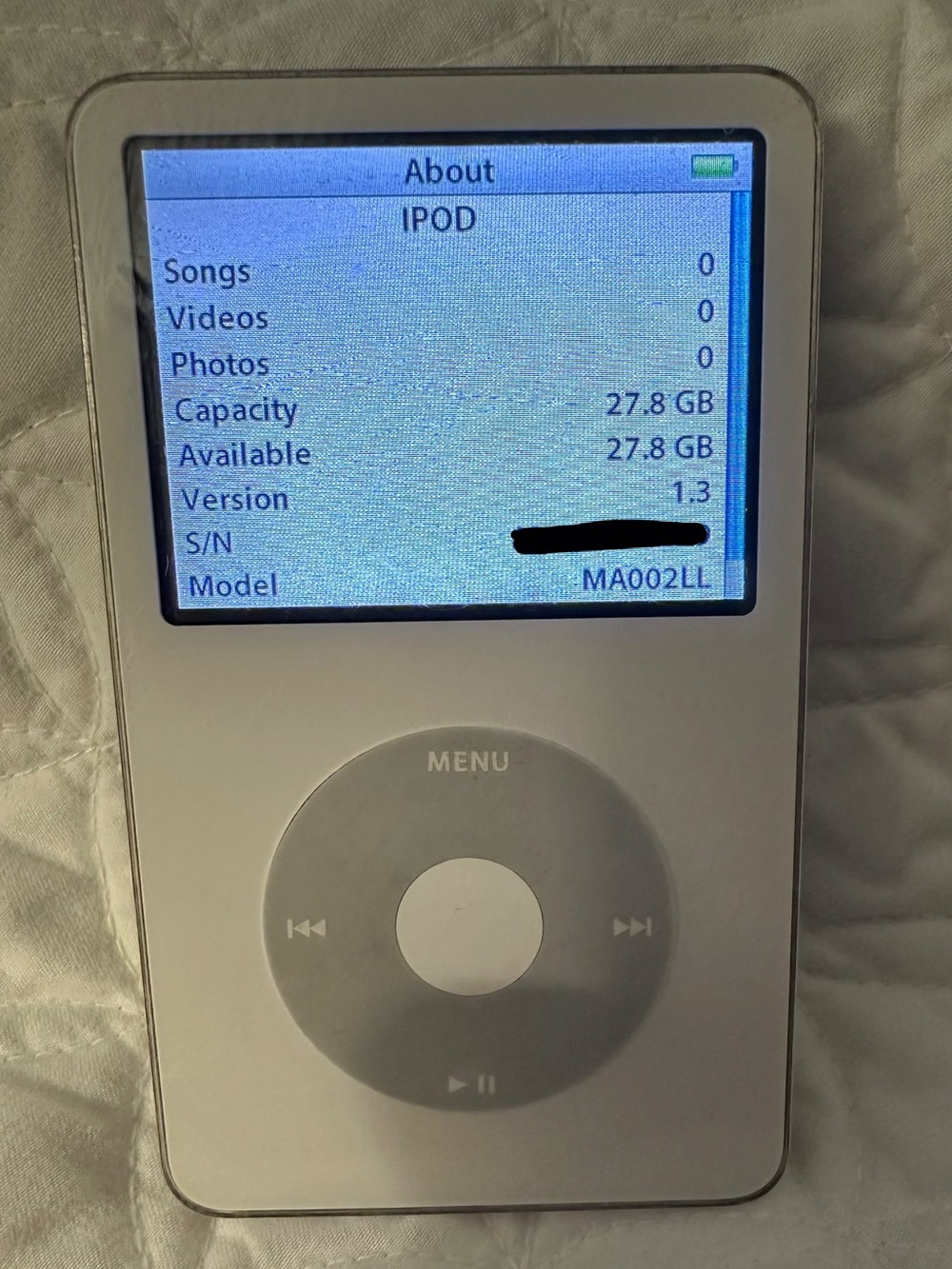 Apple iPod Classic 5th Gen Video 30GB White A1136 Tested Working + USB Cable